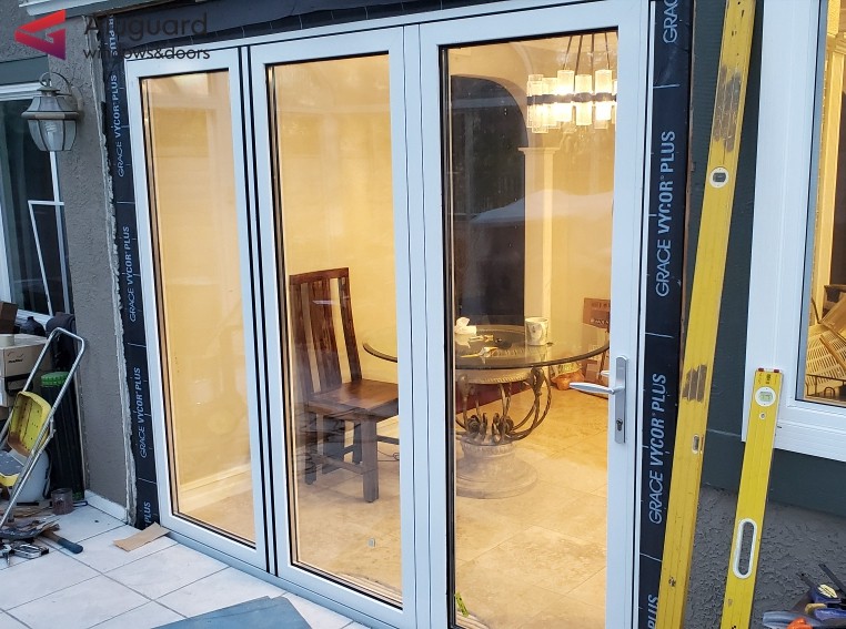 Bifolding door system